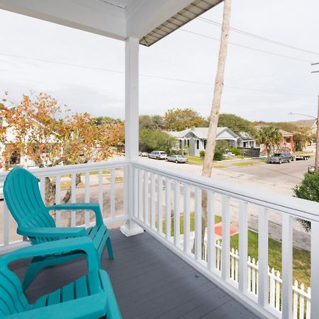 Willa Beautiful Two-Story In Central Galveston, Short Walk To Beach, Near Downtown! | Seas The Breeze Zewnętrze zdjęcie