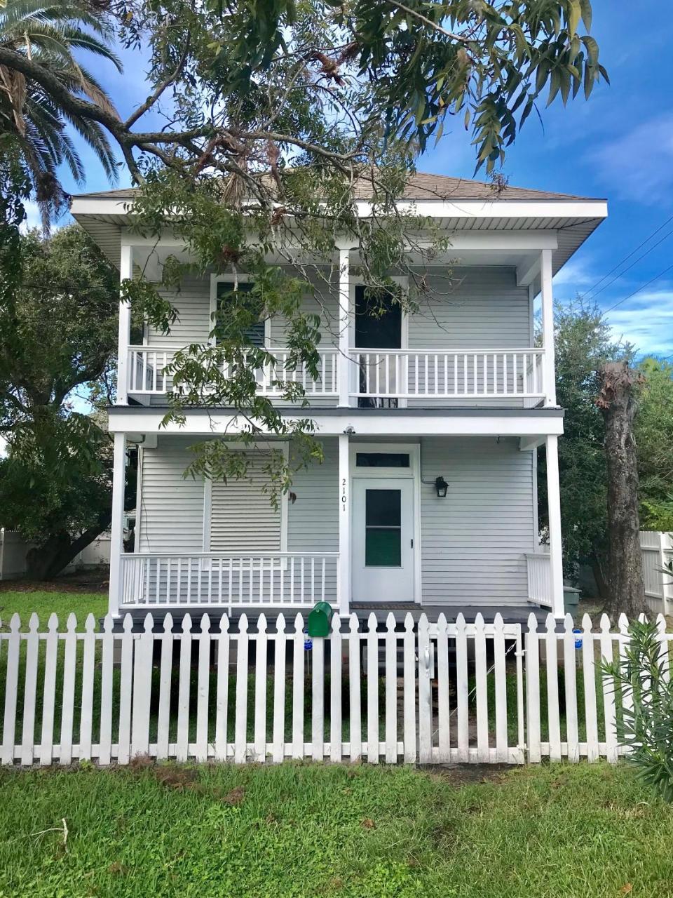 Willa Beautiful Two-Story In Central Galveston, Short Walk To Beach, Near Downtown! | Seas The Breeze Zewnętrze zdjęcie