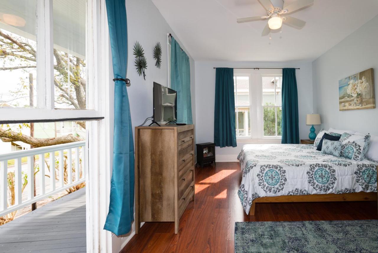 Willa Beautiful Two-Story In Central Galveston, Short Walk To Beach, Near Downtown! | Seas The Breeze Zewnętrze zdjęcie